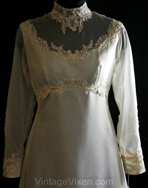 Size 10 Bridal Gown - Beautiful Victorian Style Wedding Dress with Feathery Lace & Satin Trim - Medium - Mint Condition - Bust 35.5 -34157-1